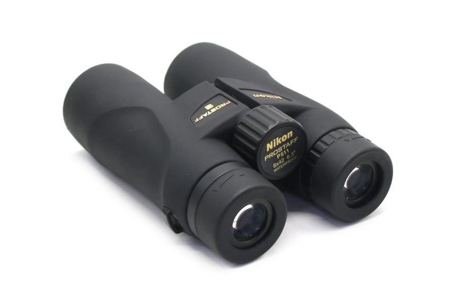 Бинокль Nikon Prostaff 5 8x42 в упаковке
