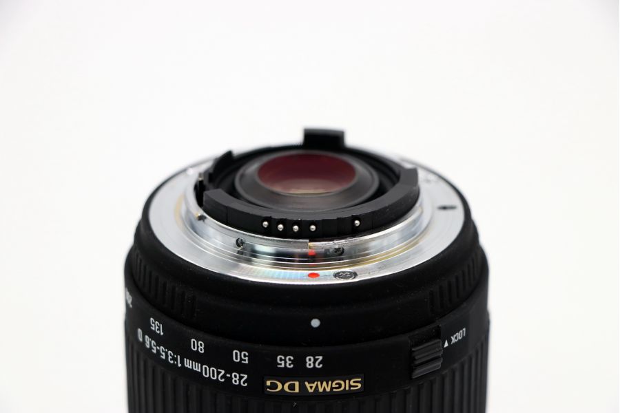 Sigma AF 28-200mm f/3.5-5.6D DG MACRO Nikon F