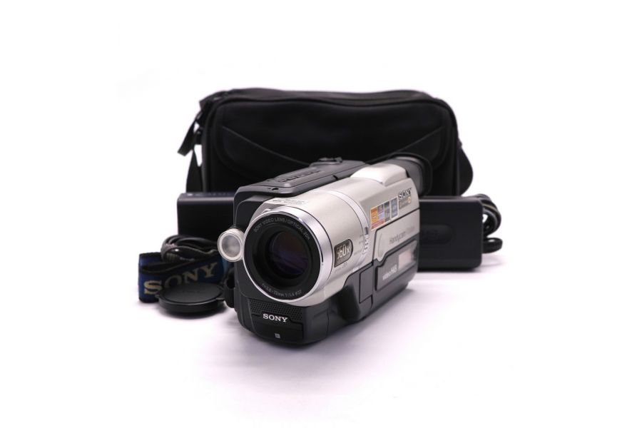 Видеокамера Sony CCD-TRV208E аналоговая (Japan)