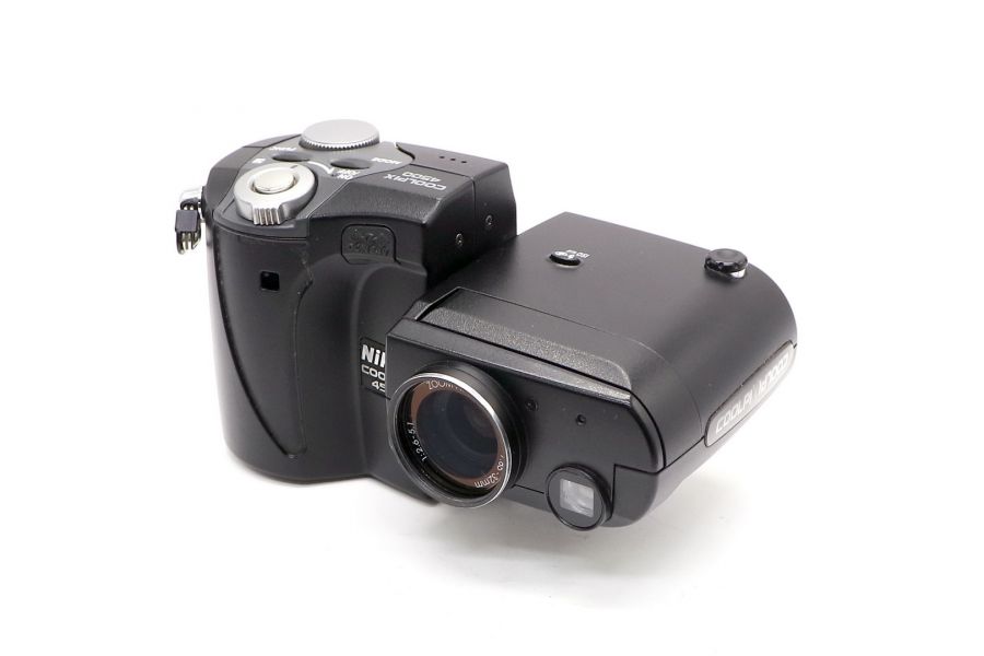 Nikon Coolpix 4500 (Japan)