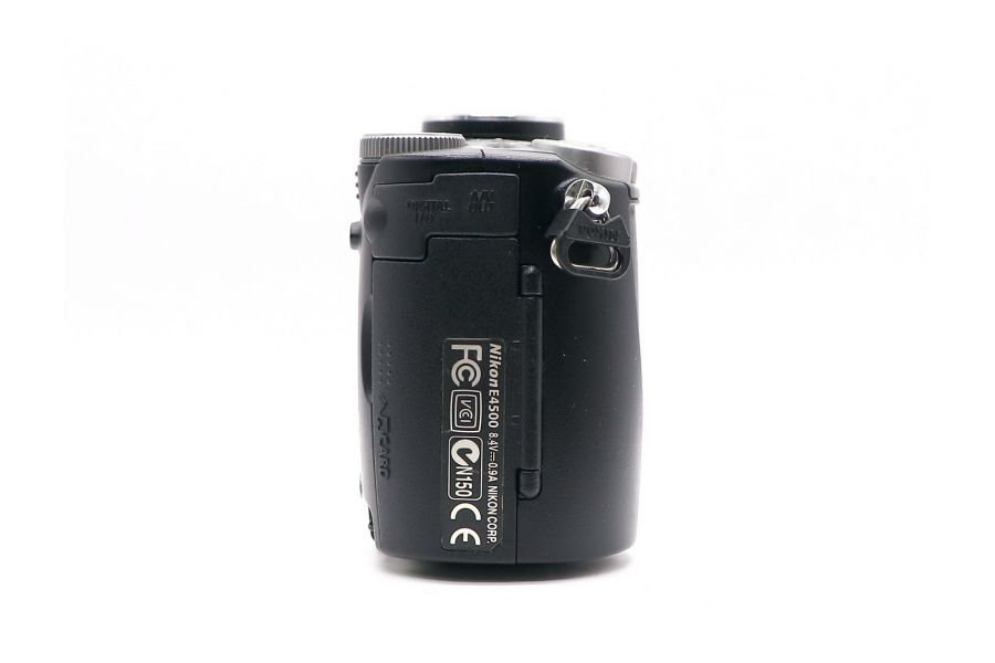 Nikon Coolpix 4500 (Japan)