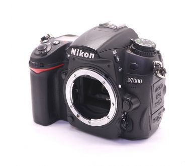 Nikon D7000 body (пробег 20050 кадров)