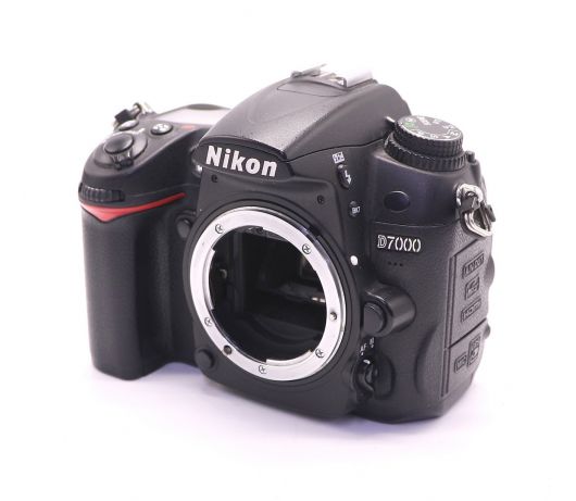Nikon D7000 body (пробег 20050 кадров)