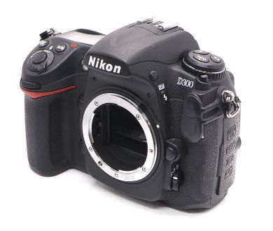 Nikon D300 body (пробег 6940 кадров)