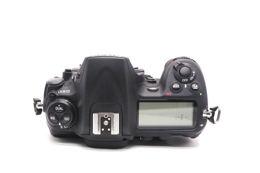 Nikon D300 body (пробег 6940 кадров)