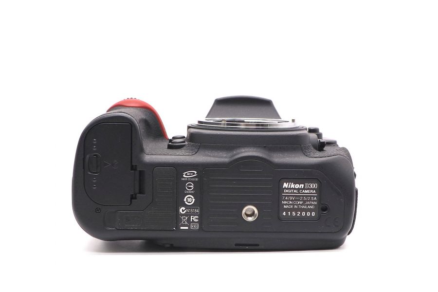 Nikon D300 body (пробег 6940 кадров)