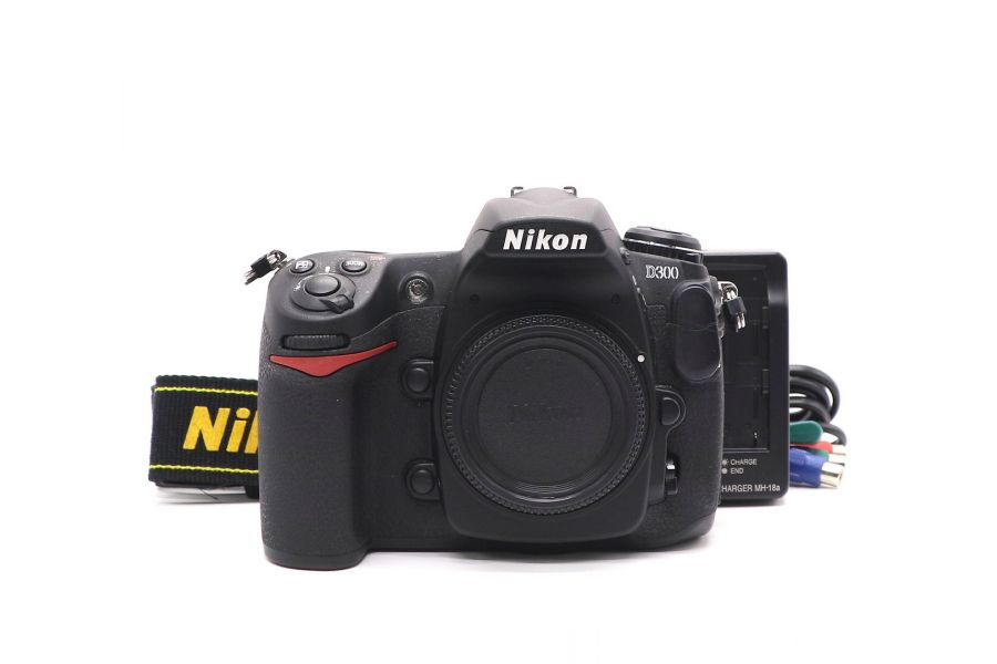 Nikon D300 body (пробег 6940 кадров)