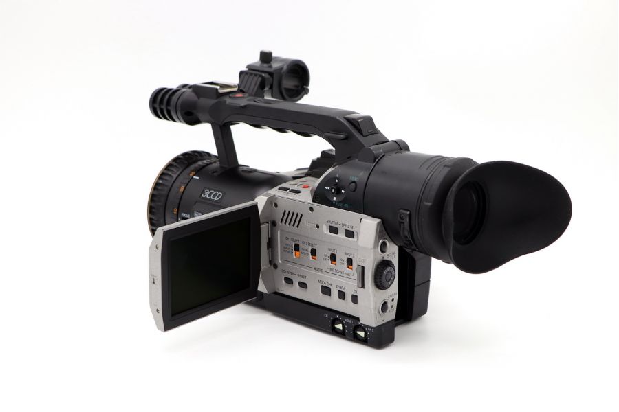 Видеокамера Panasonic AG-DVX100