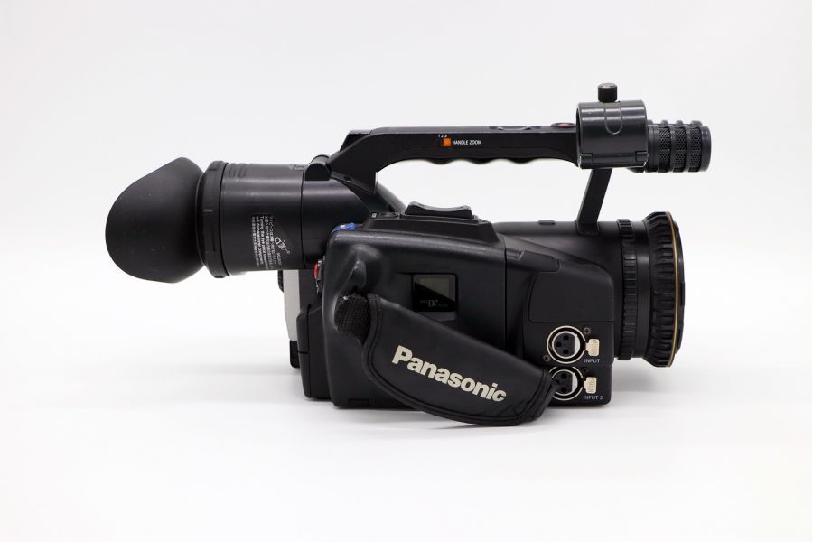 Видеокамера Panasonic AG-DVX100