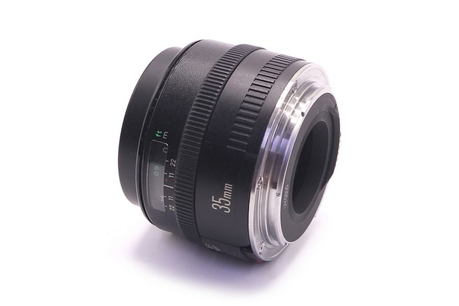 Canon EF 35mm f/2 (Japan, 2015)