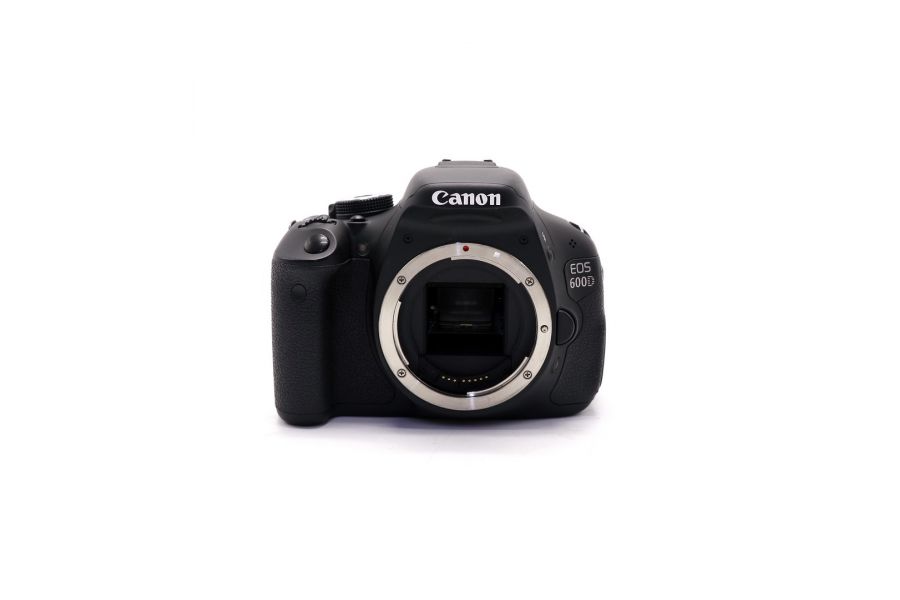 Canon EOS 600D body (пробег 5750 кадров)