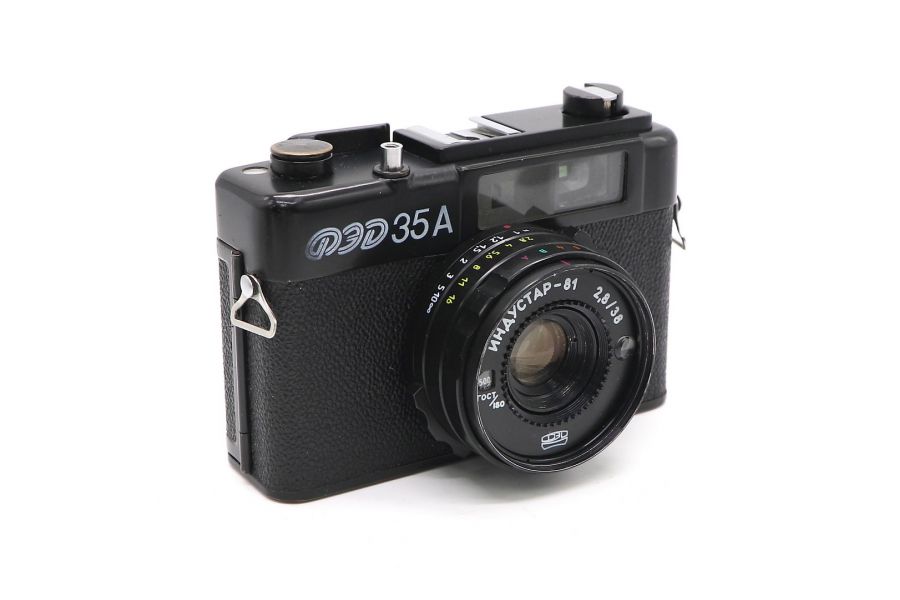 Фэд 35А советский малоформатный фотоаппарат (1980)