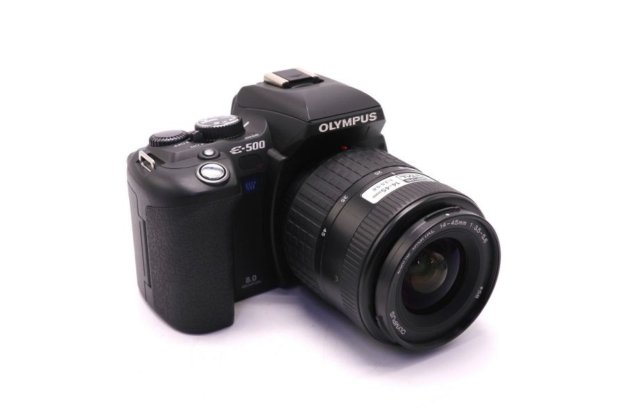 Olympus E-500 kit 14-45mm f/3.5-5.6 в упаковке (пробег 1300 кадров)