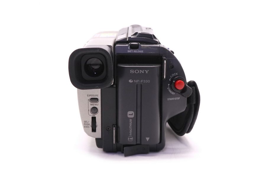 Видеокамера Sony CCD-TR717E