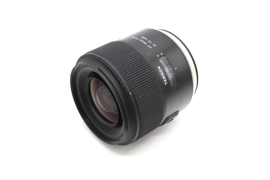 Tamron SP 35mm f/1.8 DI VC USD в упаковке