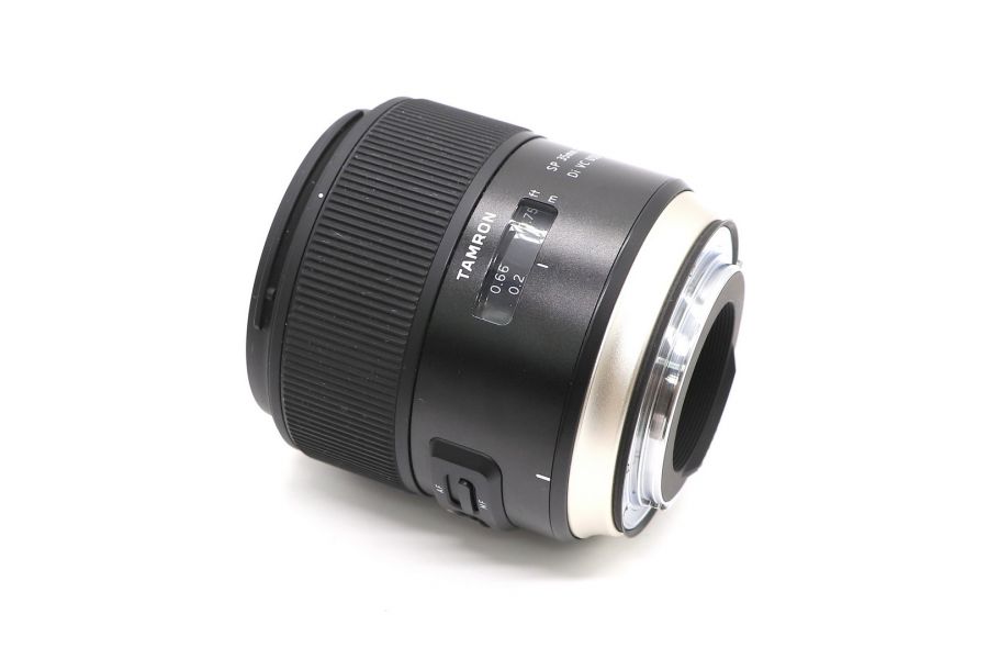 Tamron SP 35mm f/1.8 DI VC USD в упаковке