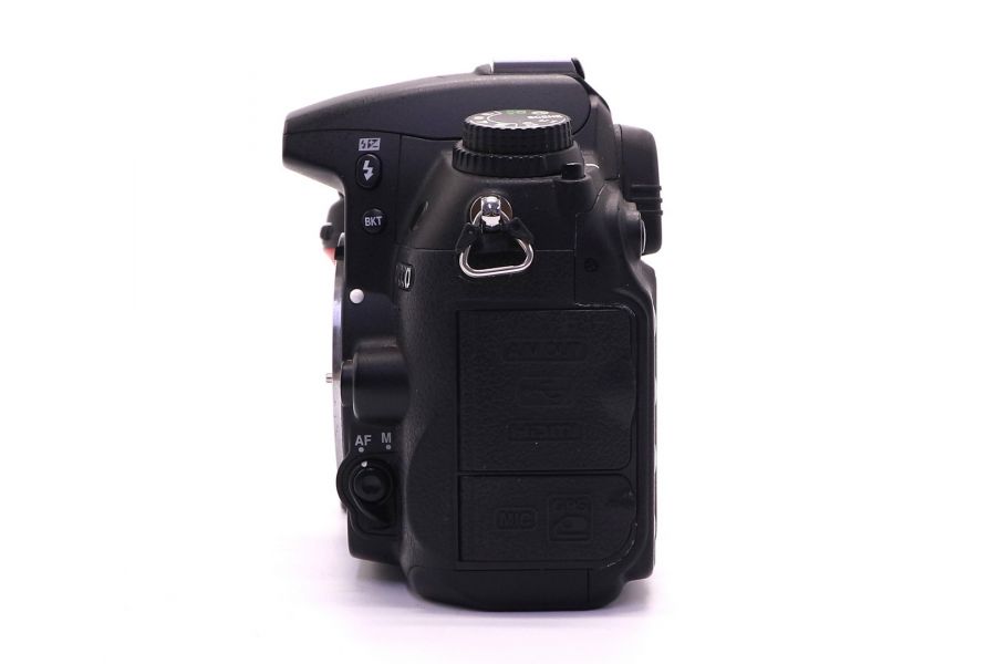 Nikon D7000 body в упаковке (пробег 8510 кадров)