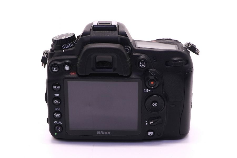 Nikon D7000 body в упаковке (пробег 8510 кадров)