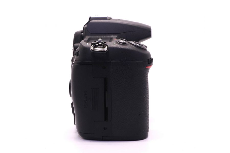 Nikon D7000 body в упаковке (пробег 8510 кадров)