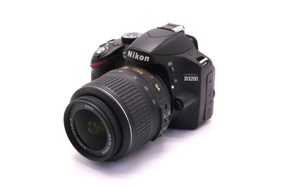 Nikon D3200 kit в упаковке (пробег 4560 кадров)