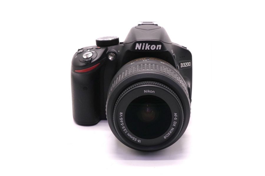 Nikon D3200 kit в упаковке (пробег 4560 кадров)