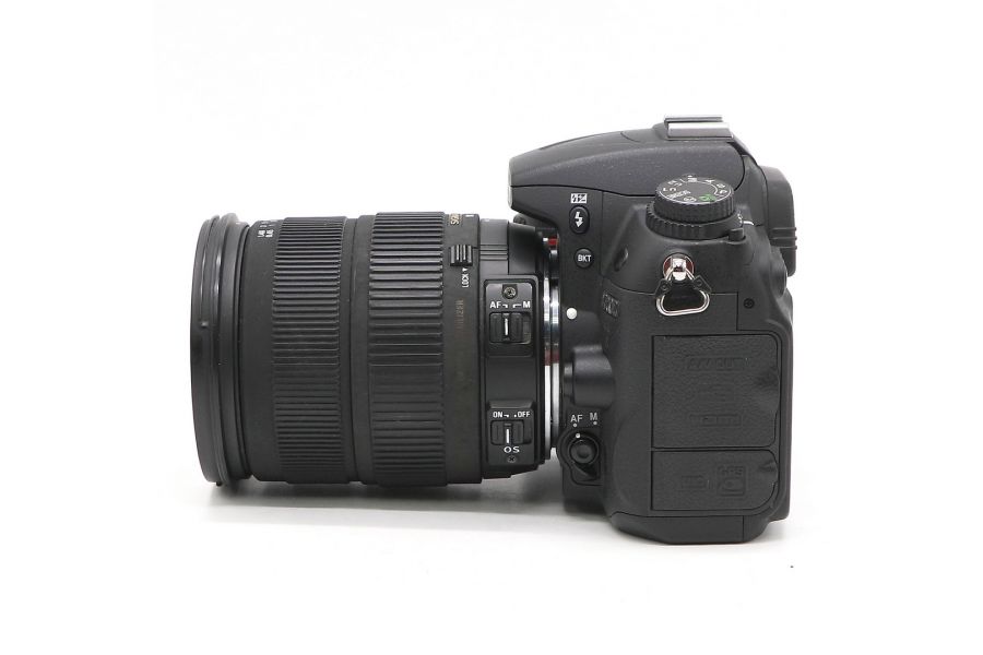 Nikon D7000 kit 18-200mm f/3.5-6.3 DC OS HSM