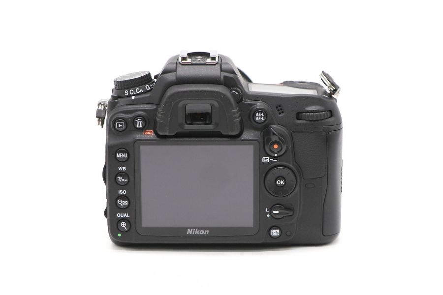 Nikon D7000 kit 18-200mm f/3.5-6.3 DC OS HSM