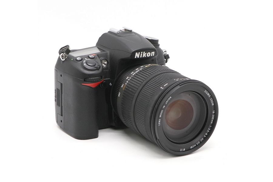 Nikon D7000 kit 18-200mm f/3.5-6.3 DC OS HSM