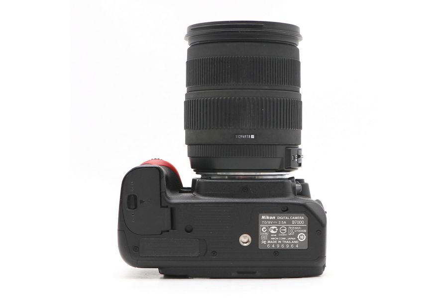 Nikon D7000 kit 18-200mm f/3.5-6.3 DC OS HSM