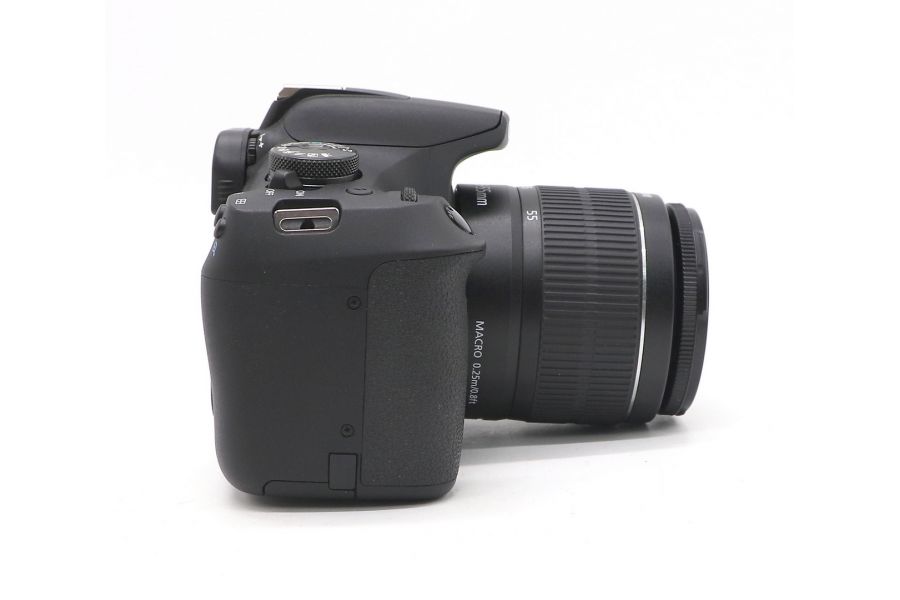 Canon EOS 2000D kit в упаковке (пробег 4180 кадров)