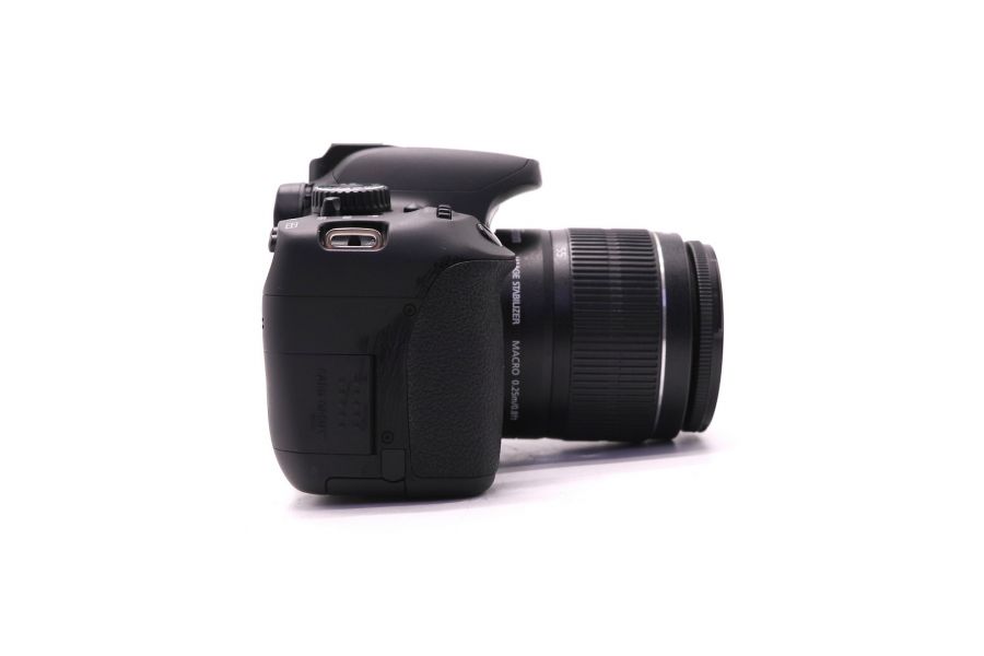 Canon EOS 650D kit (пробег 2950 кадров)
