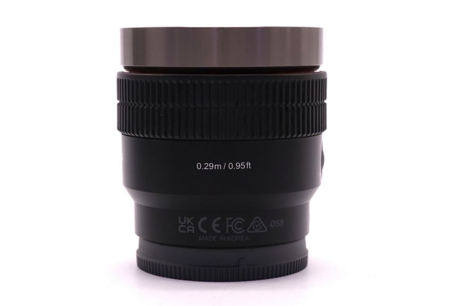 Samyang V-AF 35mm T1.9 Sony FE в упаковке