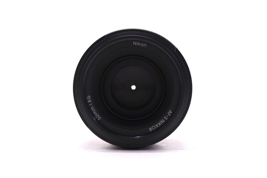 Объектив Nikon 50mm f/1.8G AF-S Nikkor в упаковке