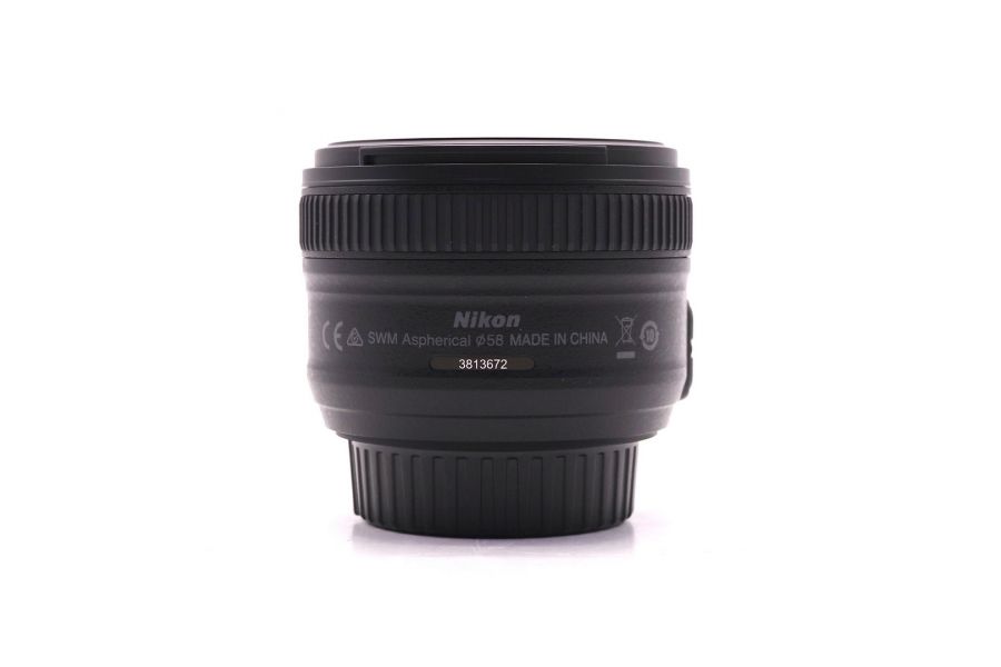 Объектив Nikon 50mm f/1.8G AF-S Nikkor в упаковке