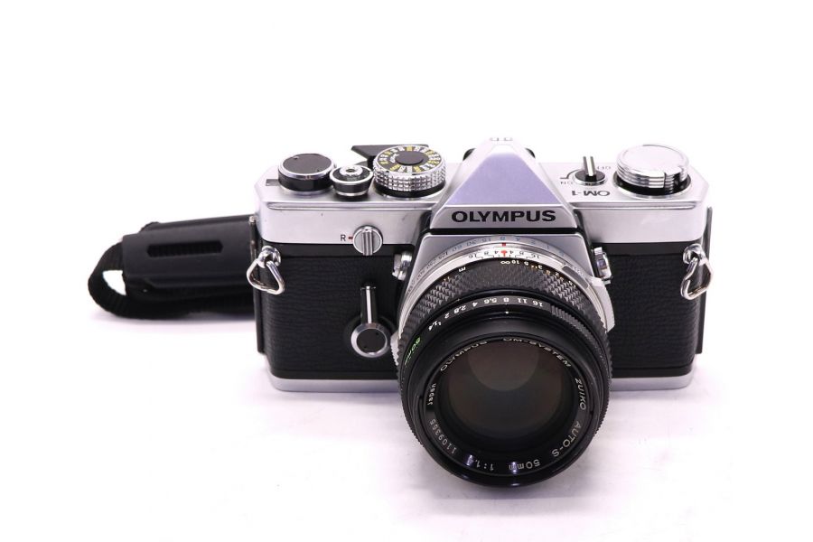 Olympus OM-1 kit (Japan, 1975)
