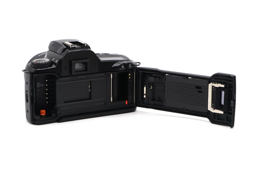 Canon EOS 3000 + 38-76mm f/4.5-5.6