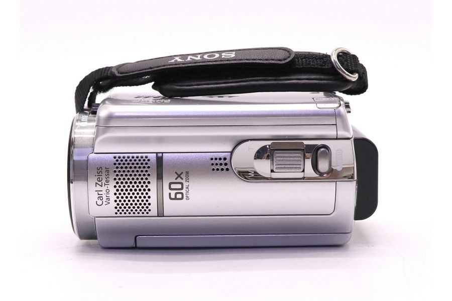 Видеокамера Sony DCR-SR88 в упаковке