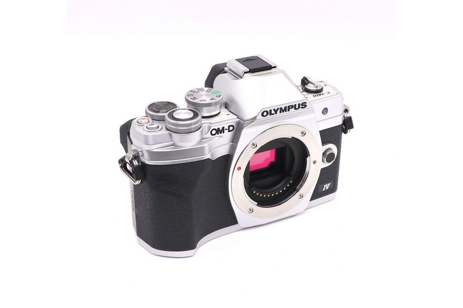 Olympus OM-D E-M10 Mark IV body silver в упаковке (пробег 265 кадров)