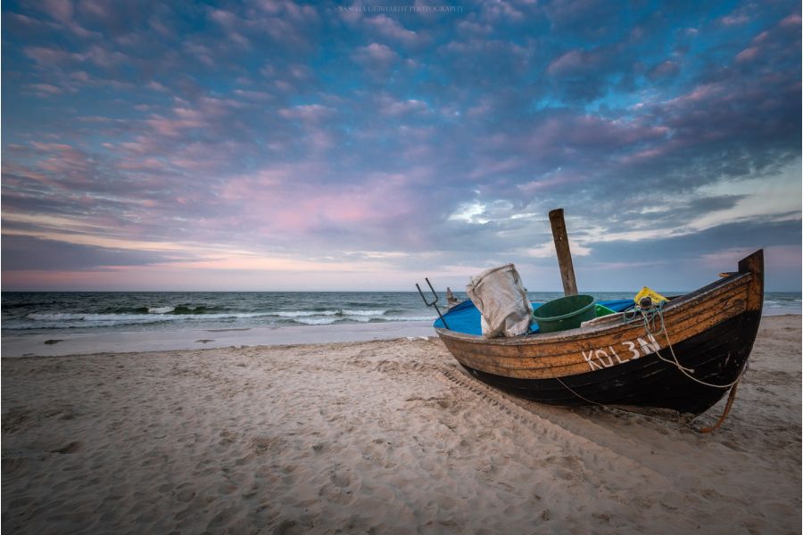 Nikon Zoom-Nikkor 80-200mm f/4.5 (Japan, 1981)