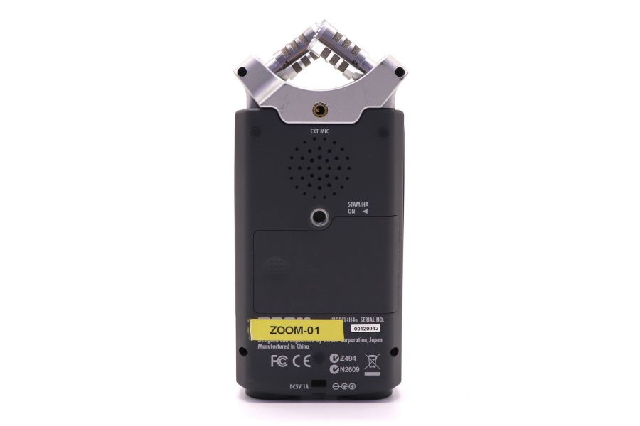 Рекордер Zoom H4n в упаковке