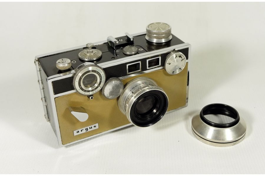 Argus C3 + Lens 4.5/35mm (USA, 1961)