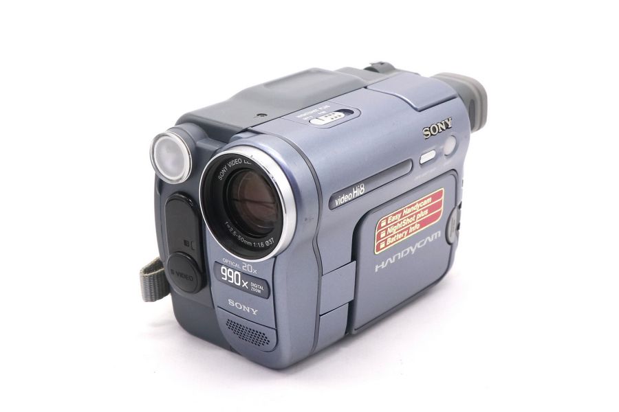 Видеокамера Sony CCD-TRV228E в упаковке