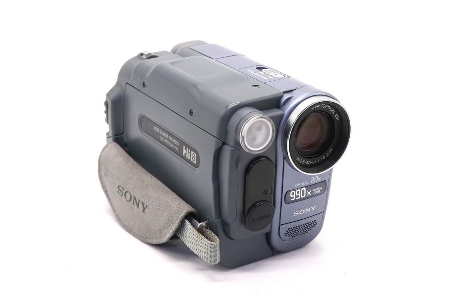 Видеокамера Sony CCD-TRV228E в упаковке