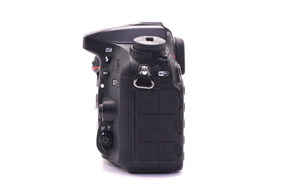 Nikon D7200 body в упаковке (пробег 225950 кадров)