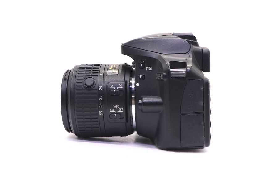 Nikon D3300 kit (пробег 13730 кадров)