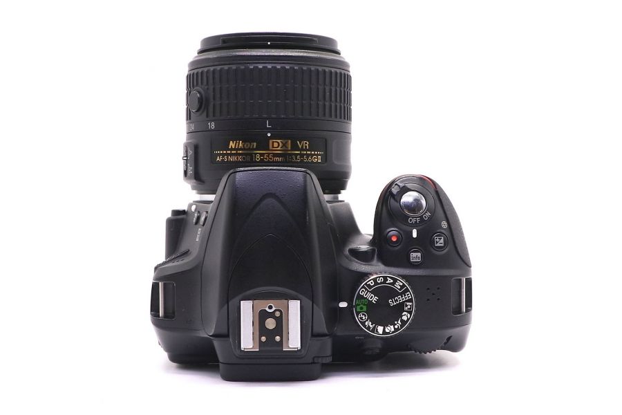 Nikon D3300 kit (пробег 13730 кадров)