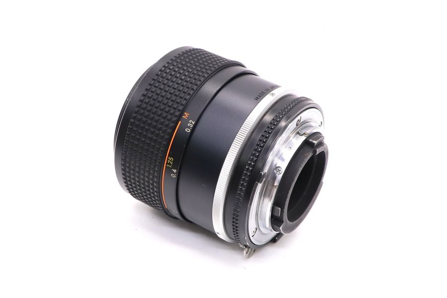 Nikon Zoom-Nikkor 28-50mm f/3.5