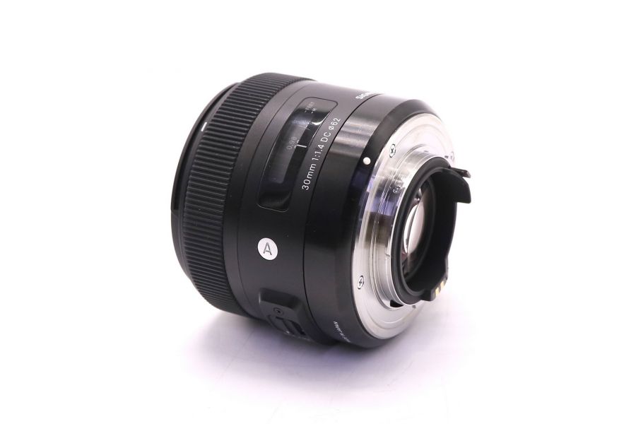 Sigma AF 30mm f/1.4 DC Art Pentax K в упаковке