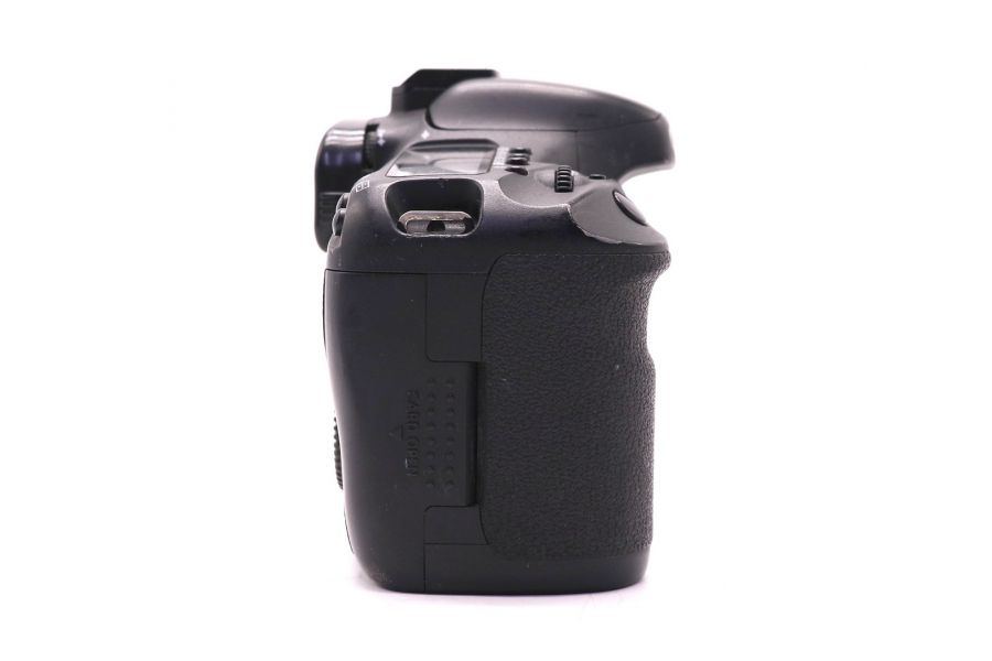 Canon EOS 7D body (пробег 12000 кадров)