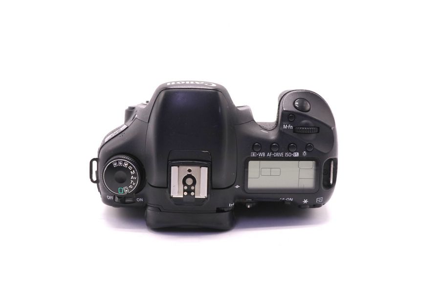 Canon EOS 7D body (пробег 12000 кадров)